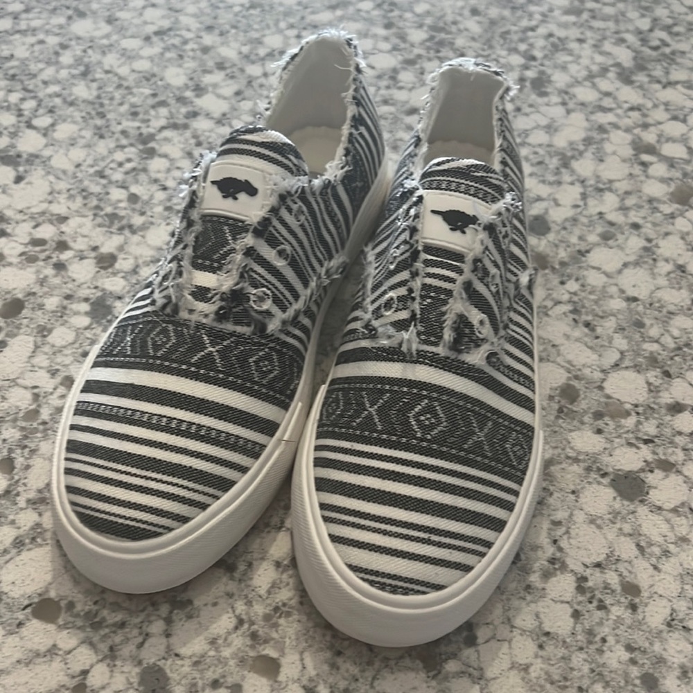 *New* Rocket Dogs Womens Slip-on Shoes
